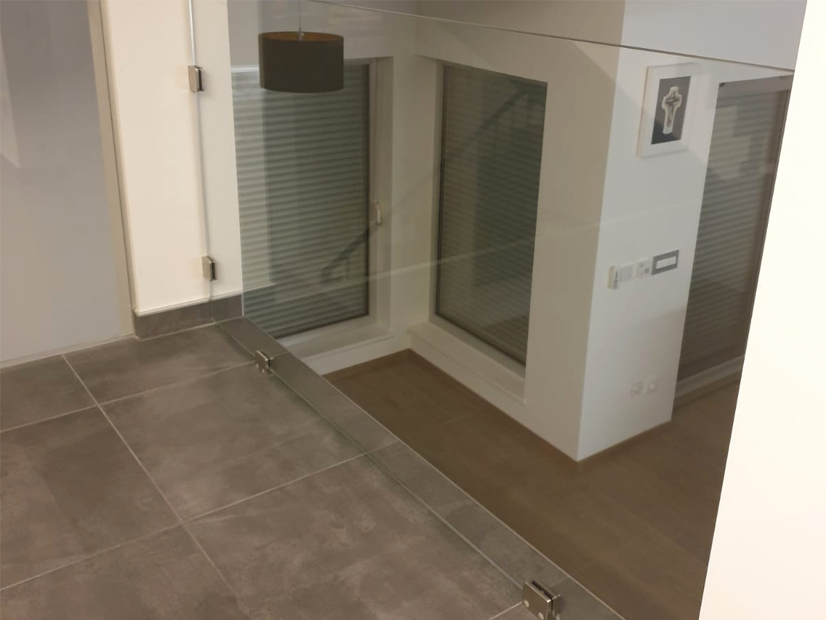 Staklene ograde na žabice