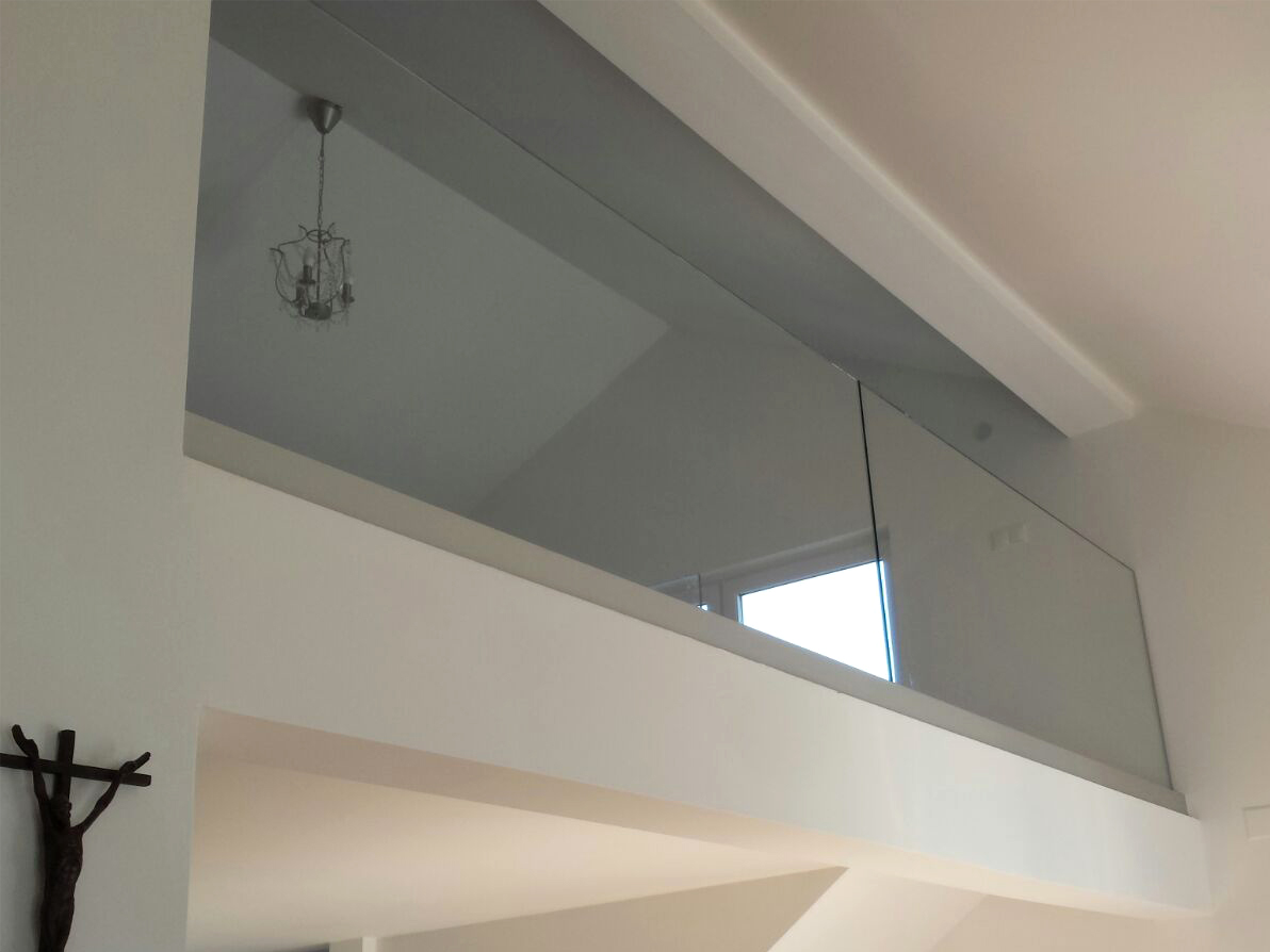 Staklene ograde u skrivenim nosačima