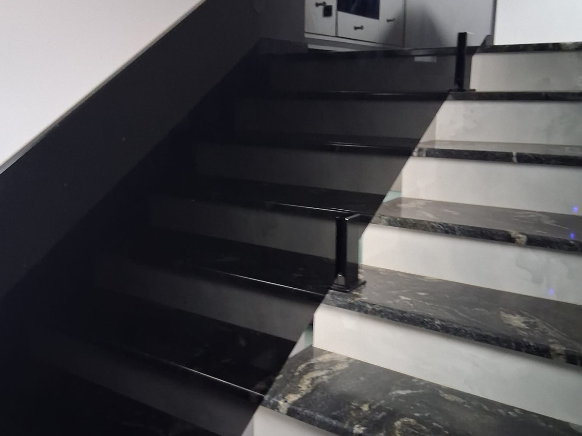 Staklene ograde na stupiće